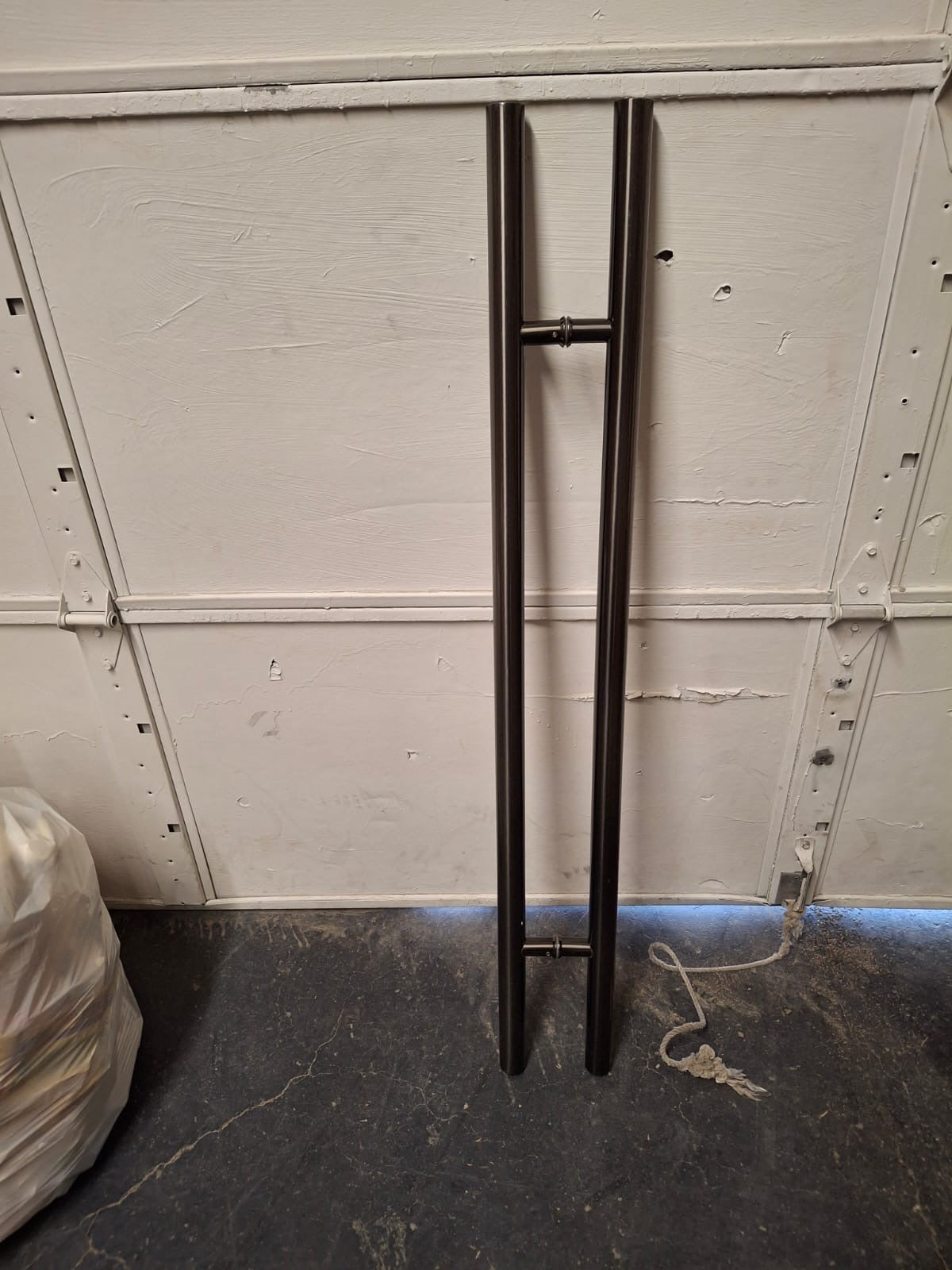 YEEZOO Pull Push Door Handles, Contemporary/Modern Styling, Interior or Exterior (48 inches)