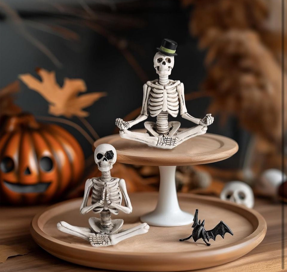 Open Box New OYATON Halloween Decorations Indoor, Gothic Skeleton Couple Decor for Home & Office, 2 Pack Small Resin Skull Figurines, Spooky Tabletop