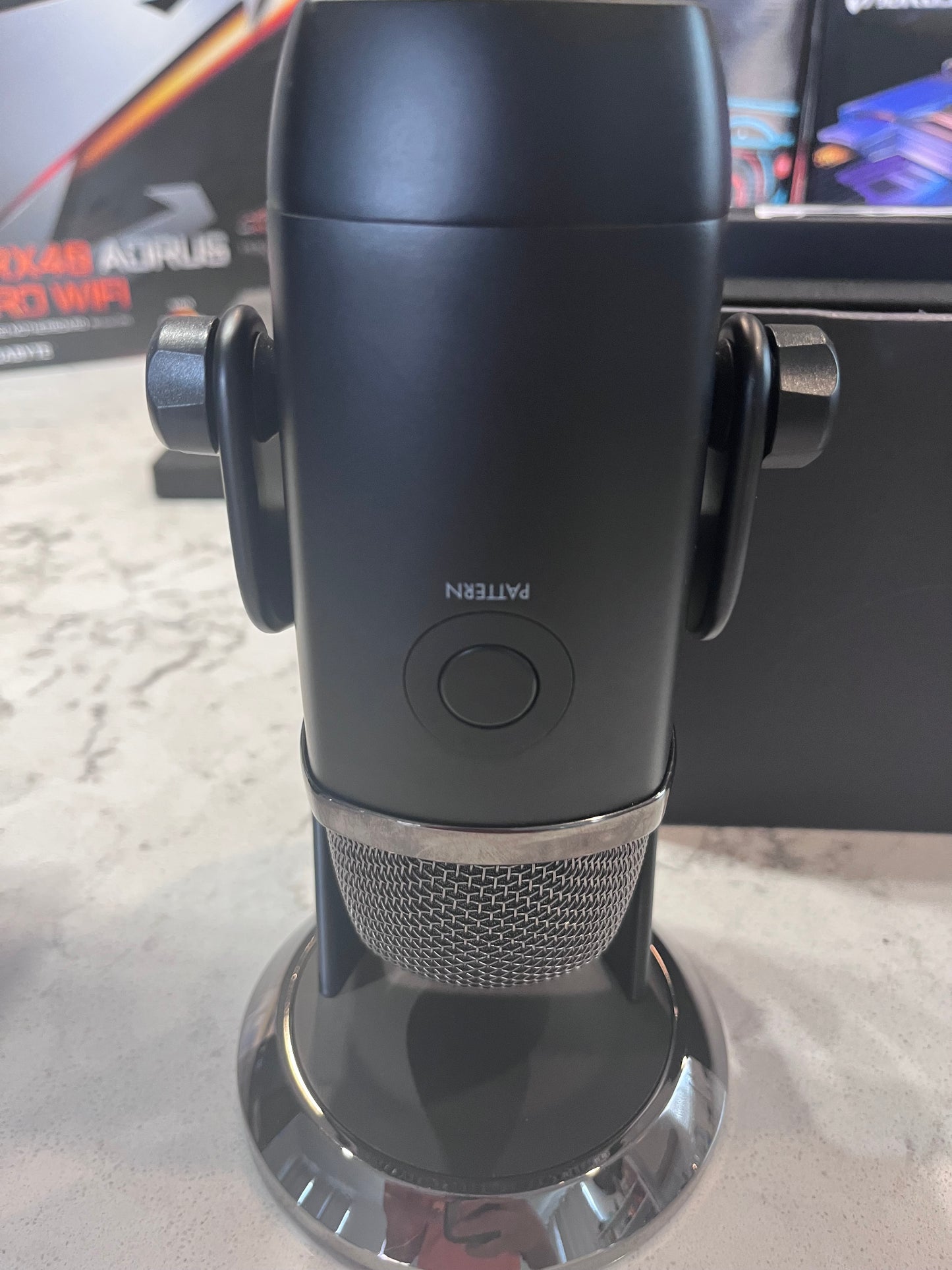 Open Box Logitech for Creators Blue Yeti X USB Microphone for Gaming, Streaming, Podcasting, Twitch, YouTube, Discord, Recording for PC and Mac, 4 Pol