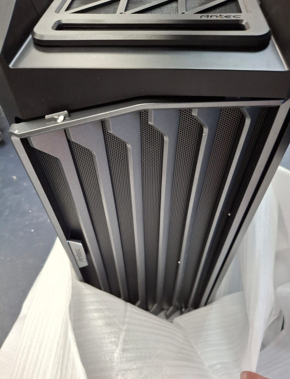 Antec Performance 1 FT, Full Tower, RTX40 Fully Compatible, Temp Display, 4 x Storm T3 PWM Fans, Type-C, Dual TG Side Panels, Removable Top Bracket, High Airflow Mesh Front Panel, E-ATX PC Gaming Case