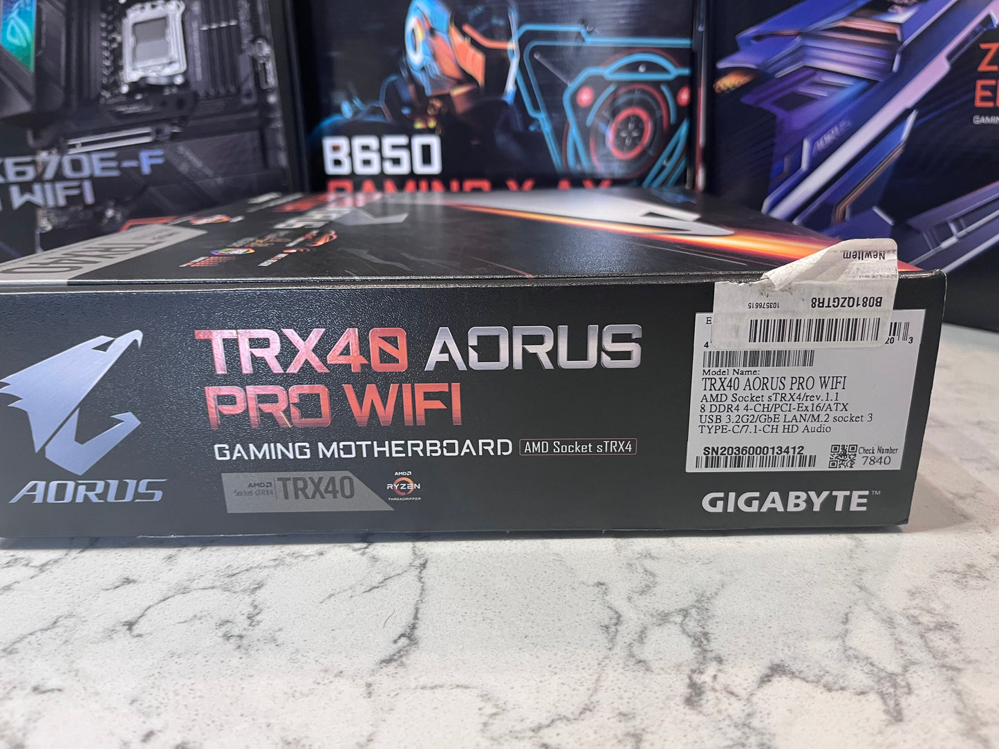 GIGABYTE TRX40 AORUS PRO WIFI (sTRX/AMD/TRX40/Fins-Array