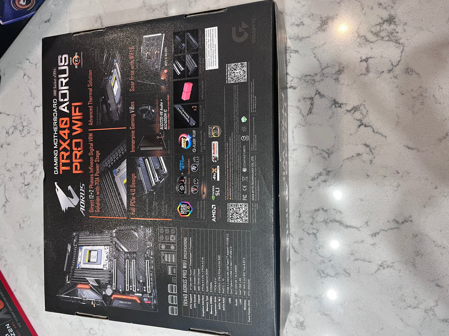 GIGABYTE TRX40 AORUS PRO WIFI (sTRX/AMD/TRX40/Fins-Array