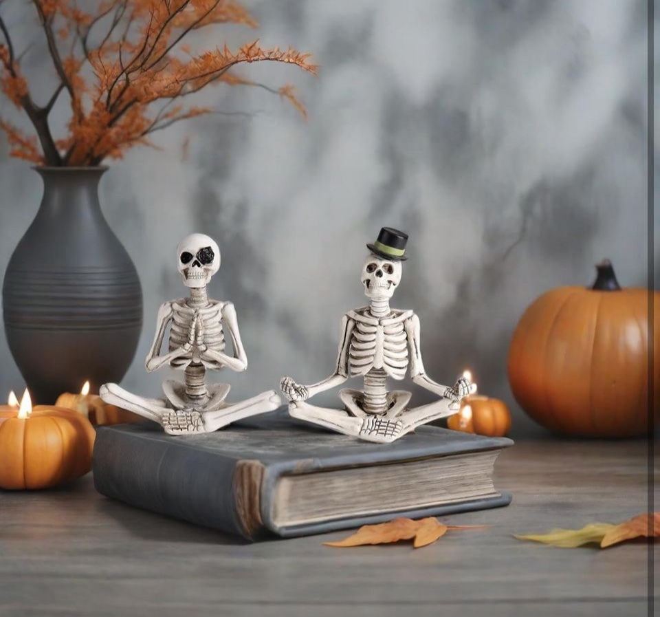 Open Box New OYATON Halloween Decorations Indoor, Gothic Skeleton Couple Decor for Home & Office, 2 Pack Small Resin Skull Figurines, Spooky Tabletop