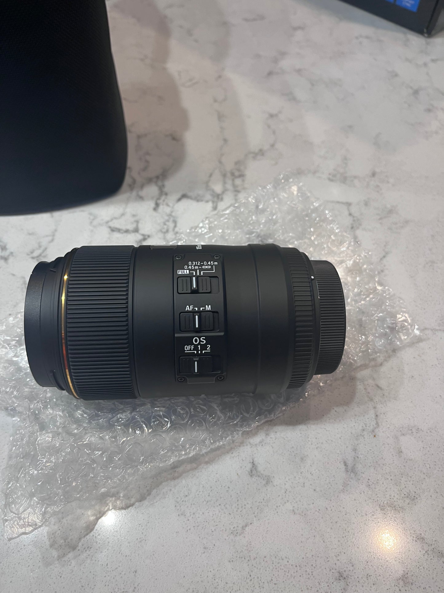 Sigma 258306 105mm F2.8 EX DG OS HSM Macro Lens for Nikon DSLR Camera