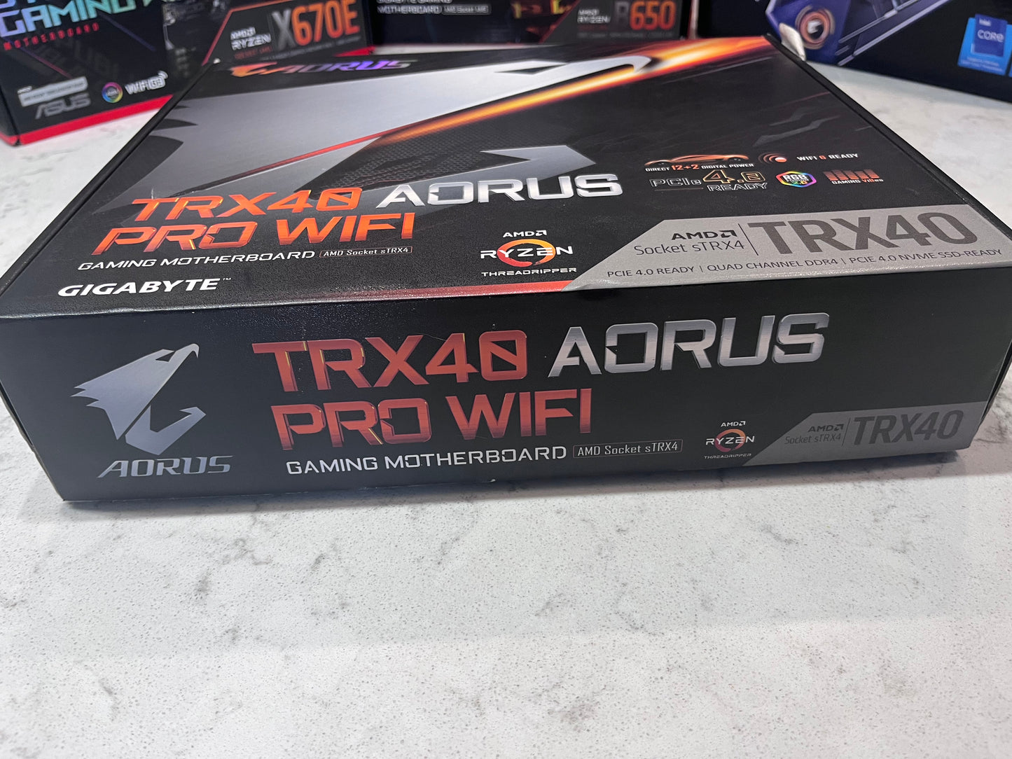 GIGABYTE TRX40 AORUS PRO WIFI (sTRX/AMD/TRX40/Fins-Array