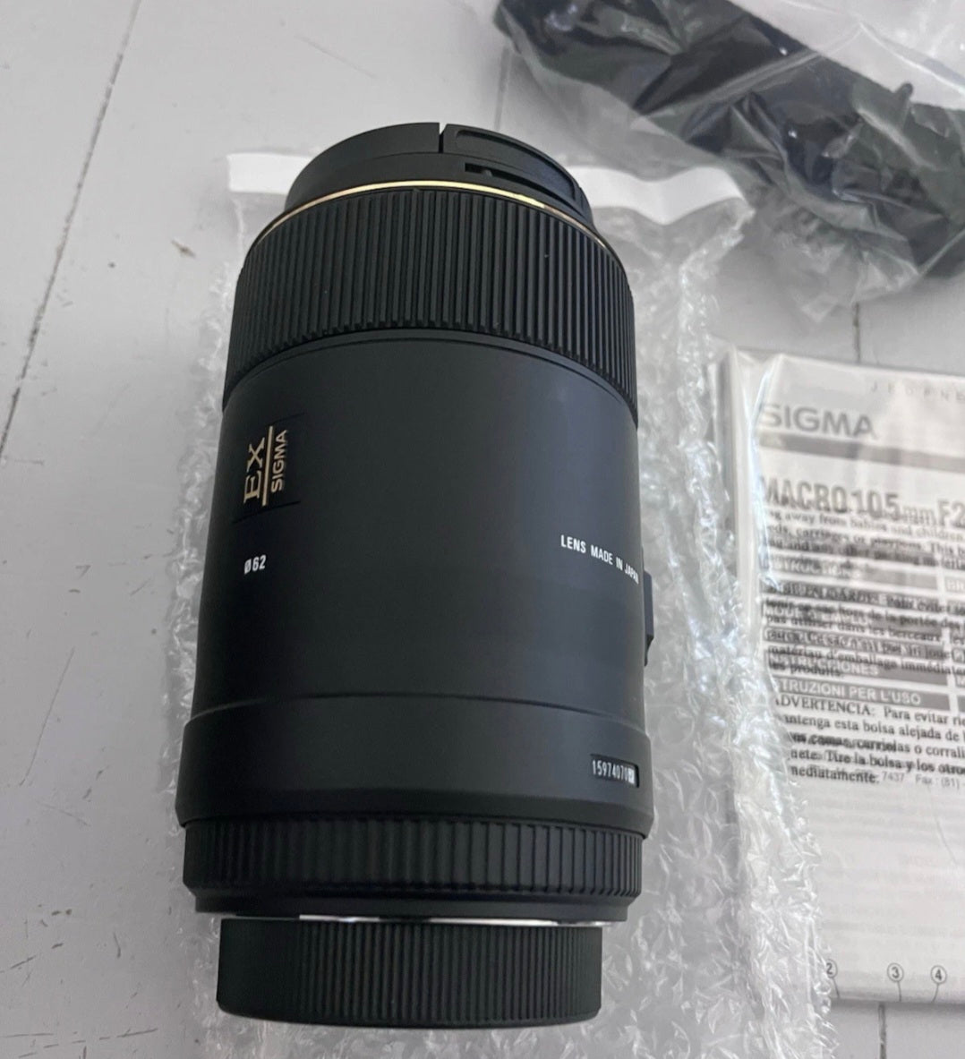 Sigma 258306 105mm F2.8 EX DG OS HSM Macro Lens for Nikon DSLR Camera
