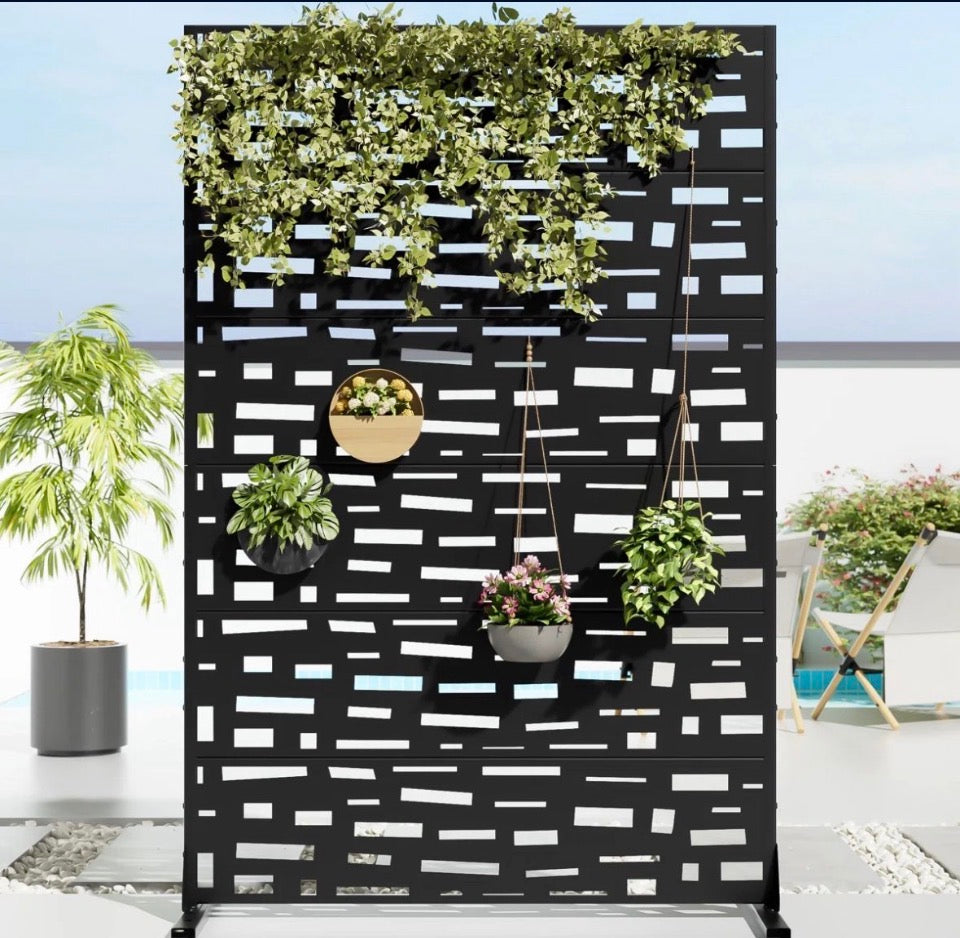 OPEN BOX NEW Metal Outdoor Privacy Screen By Dovelina