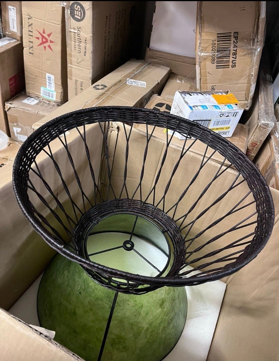 Quoizel Two Light Table Lamp Highland in Brzd Bse