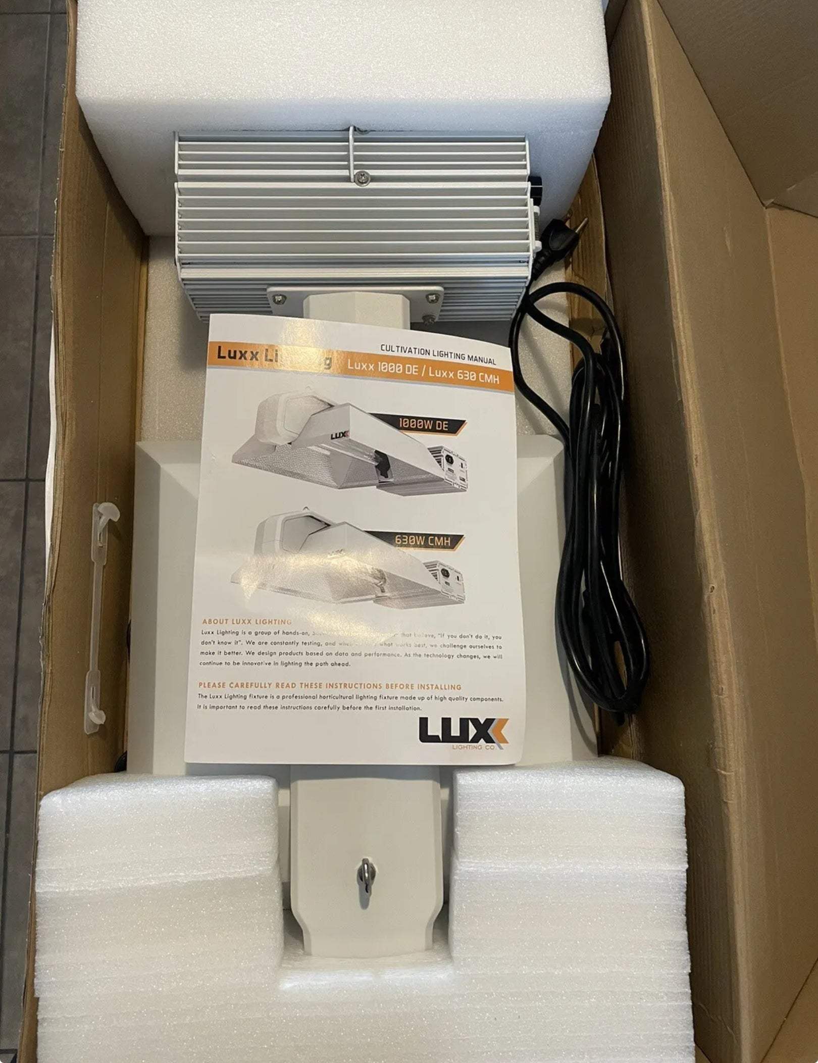 Luxx Lighting Double Ended 1000 Watt HPS Grow Light Fixture with L7-15P 15A 277V - Selzalot