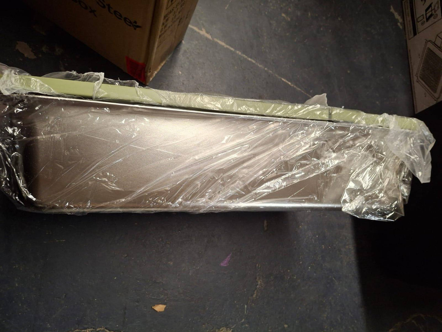 Open Box EOSARCU Stainless Steel Cat Litter Box with Lid, XL Large Enclosed High Sided Litter Box with Removable Lid, Carbon Filters -Odor Free, Easy