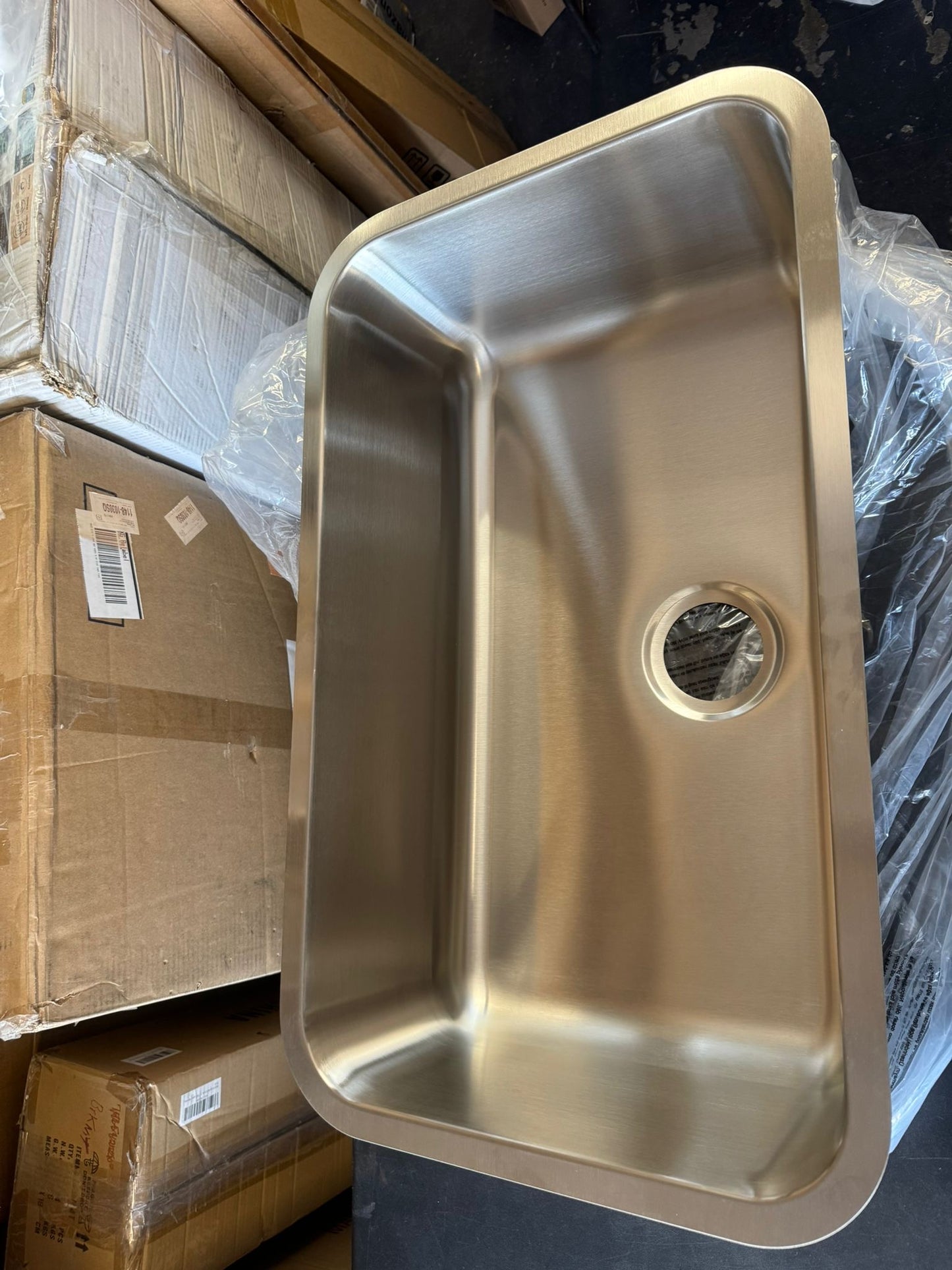 Open Box  Glacier Bay Builder 30 in. Undermount Single Bowl 18 Gauge Stainless Steel Kitchen Sink with Strainer