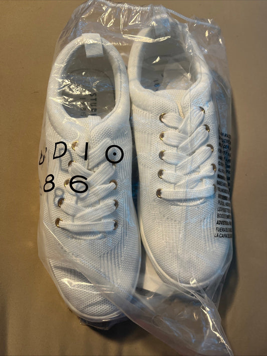 size 8 Avon Studio 1886 white tennis shoes in packaging