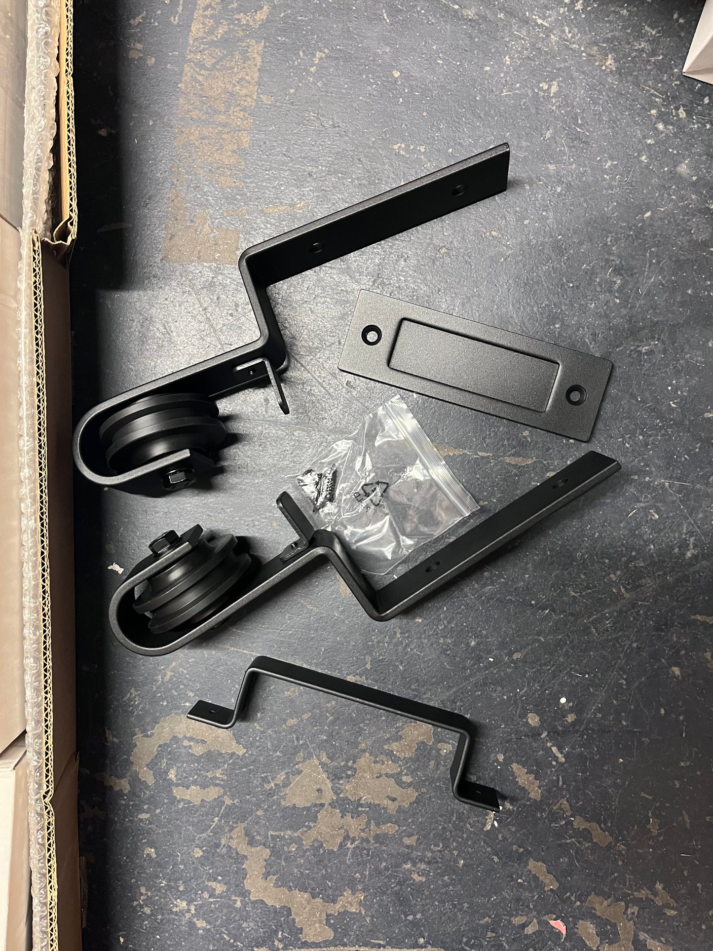 AMERICAN PRO DESIGN  78 in. Black Solid Steel Sliding Rolling Barn Door Hardware Kit for SingleWood Doors with Routed Floor Guide