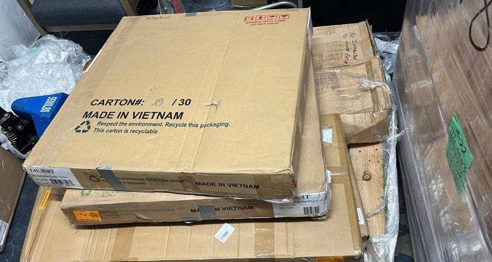 OPEN BOX NEW Metal Outdoor Privacy Screen By Dovelina