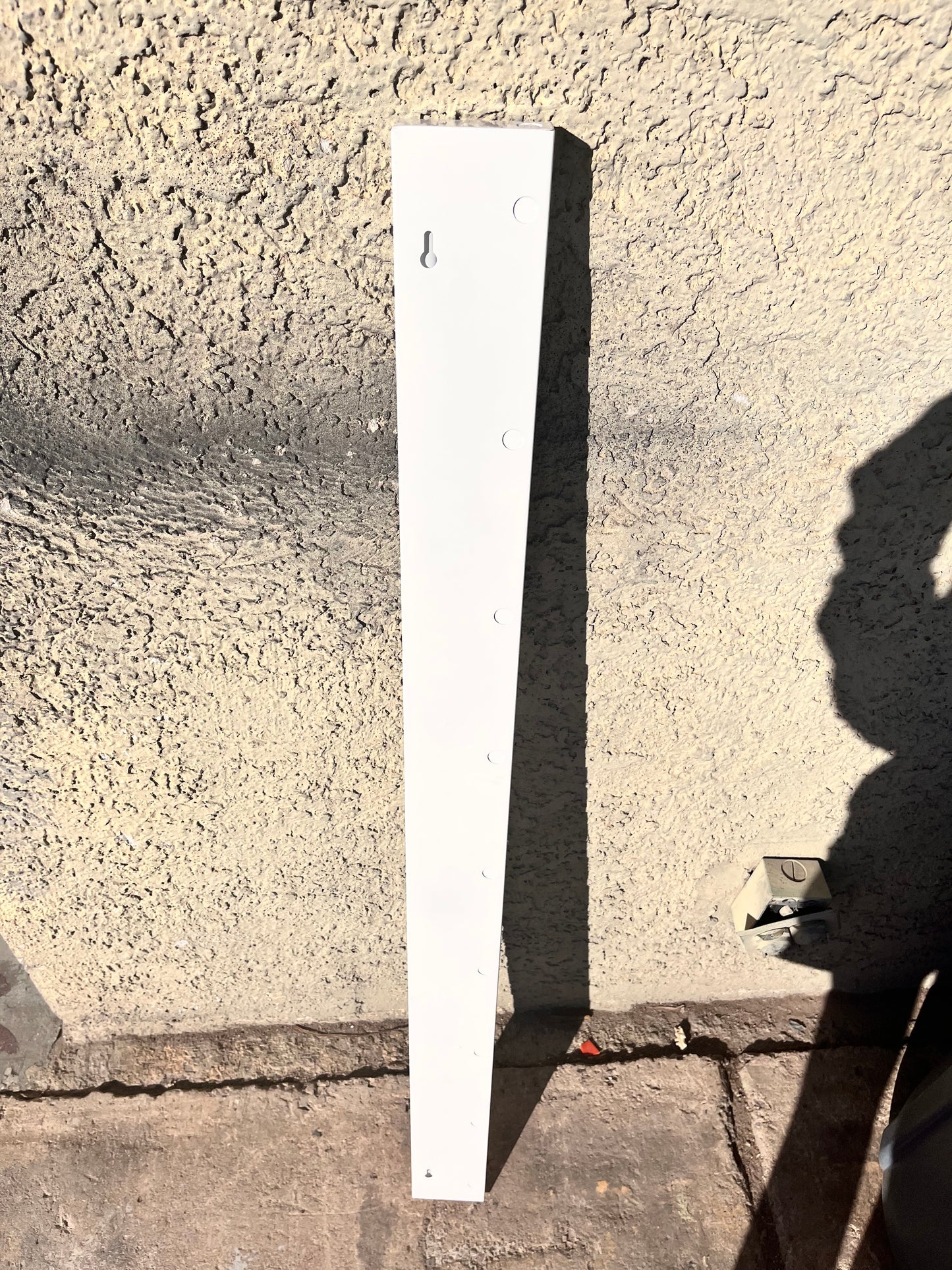 Open Box New Kichler 10044WH DIRECT-WIRE FLUORESCENT 28W