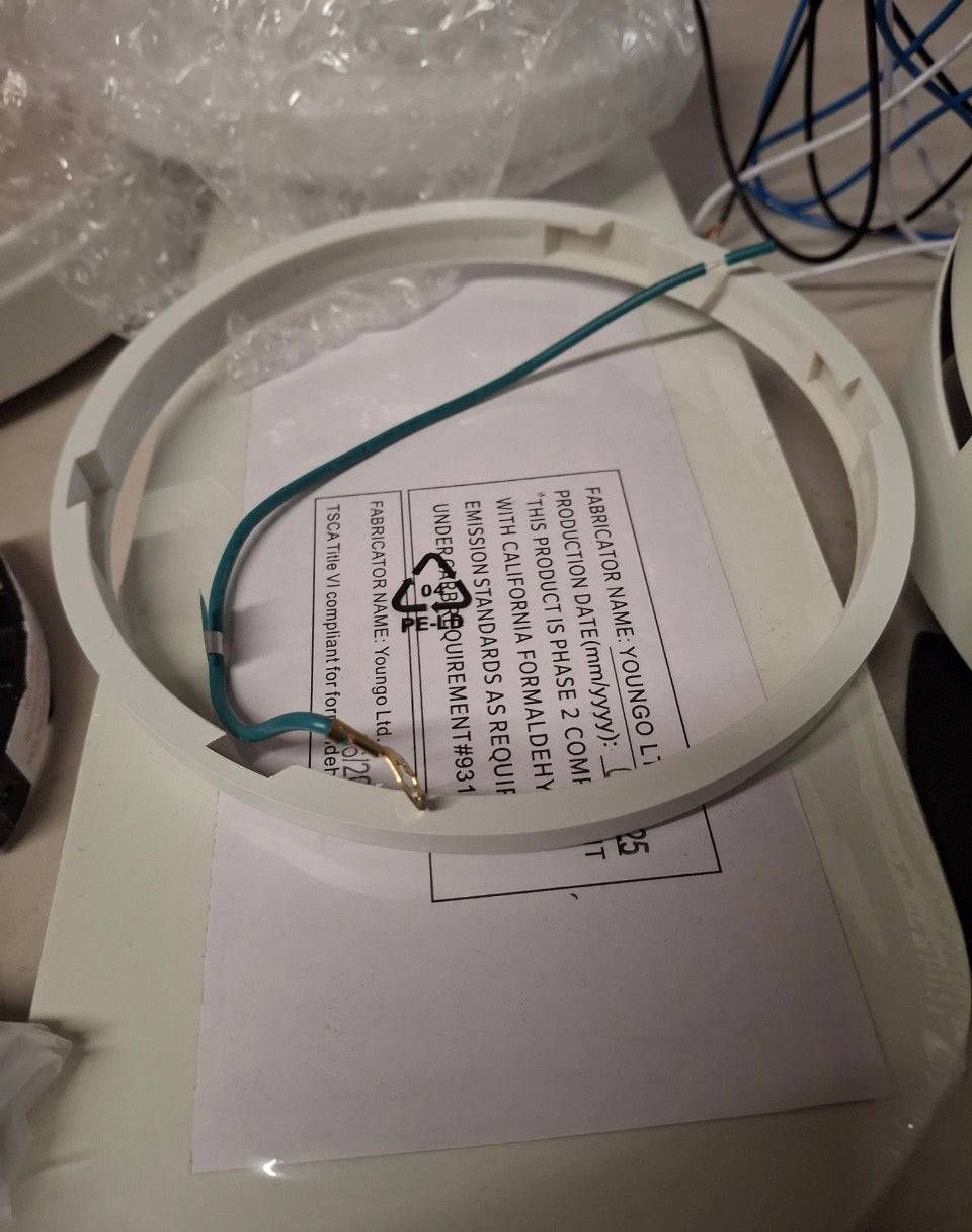 Open Box HAMPTON BAY Averly 52 in. Indoor Matte White Ceiling Fan with Adjustable White Integrated LED with Remote Control Included