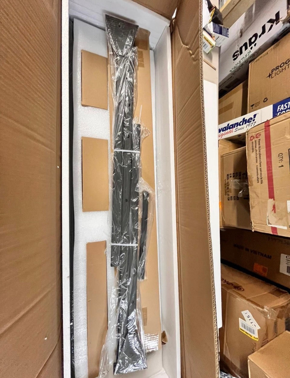 OPEN BOX NEW Metal Outdoor Privacy Screen By Dovelina