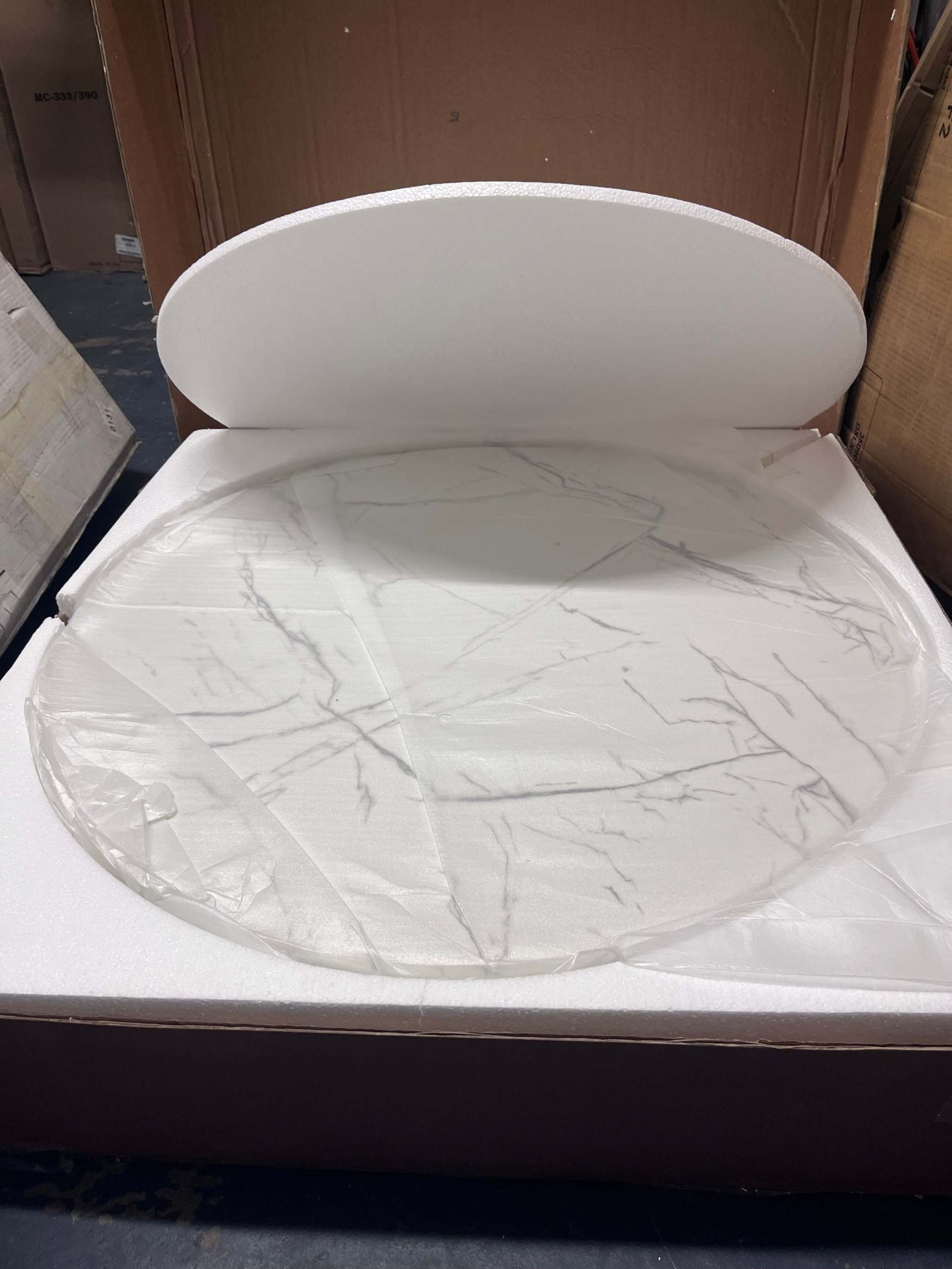 Wade Logan Amelia-Lillie Round Pedestal Dining Table