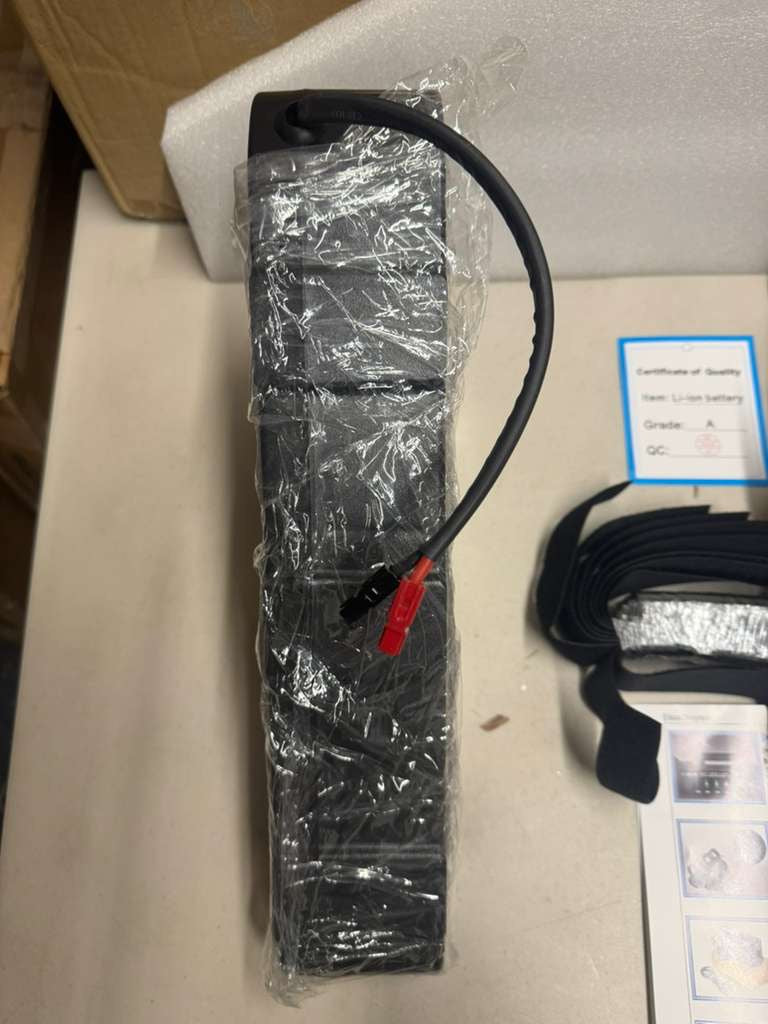 "WEIJASHI 72V 20AH Electric Bike Battery for 1500-2000W Electric Bicycle Motor Kit Scooter Built-in 50AA BMS with 5A
Charger"