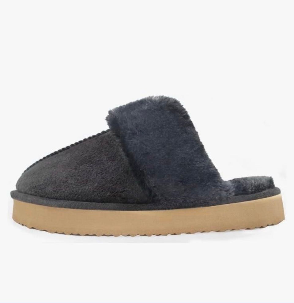 Stlozpa platform slippers for women with memory foam, fluffy plush lining, and slip-on design for indoor and outdoor use