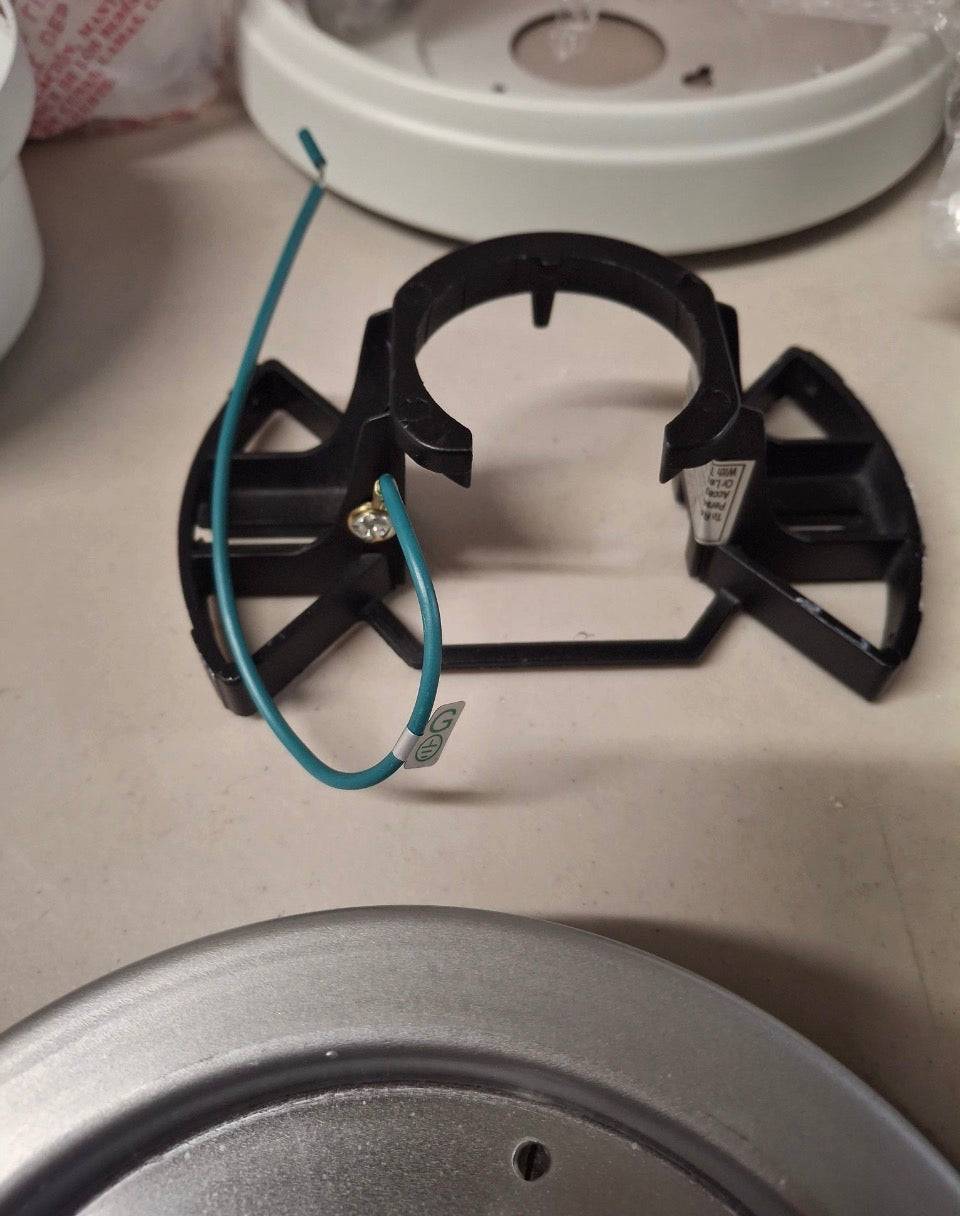 Open Box HAMPTON BAY Averly 52 in. Indoor Matte White Ceiling Fan with Adjustable White Integrated LED with Remote Control Included