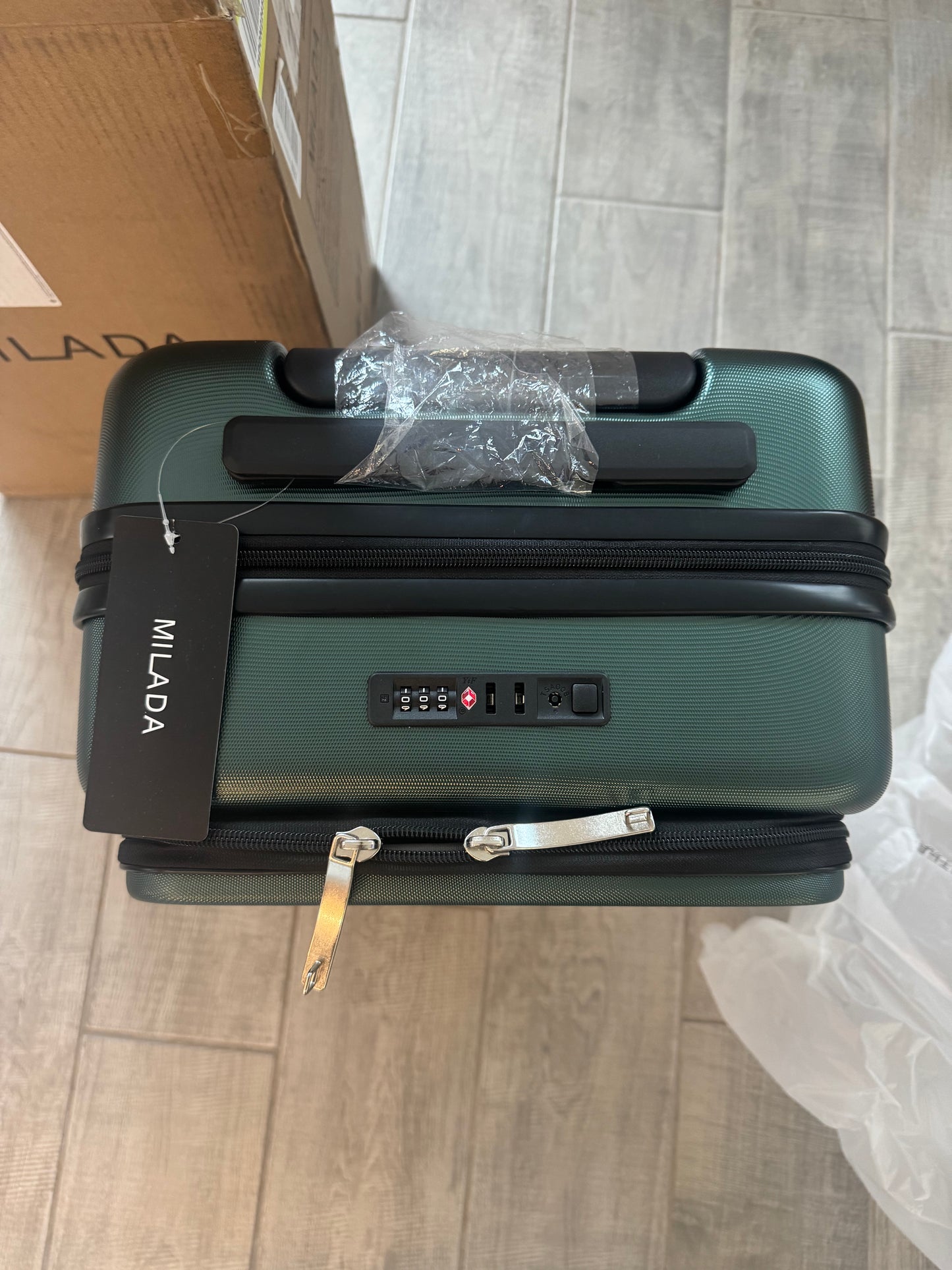 MILADA Expandable Carry On Luggage 22x14x9 Airline Approved Top Opening Hard Shell Suitcases TSA Carry On Luggage With Wheels 20 inch Carry On Suitcase Travel Luggage Carry On Bag, Blackish Green