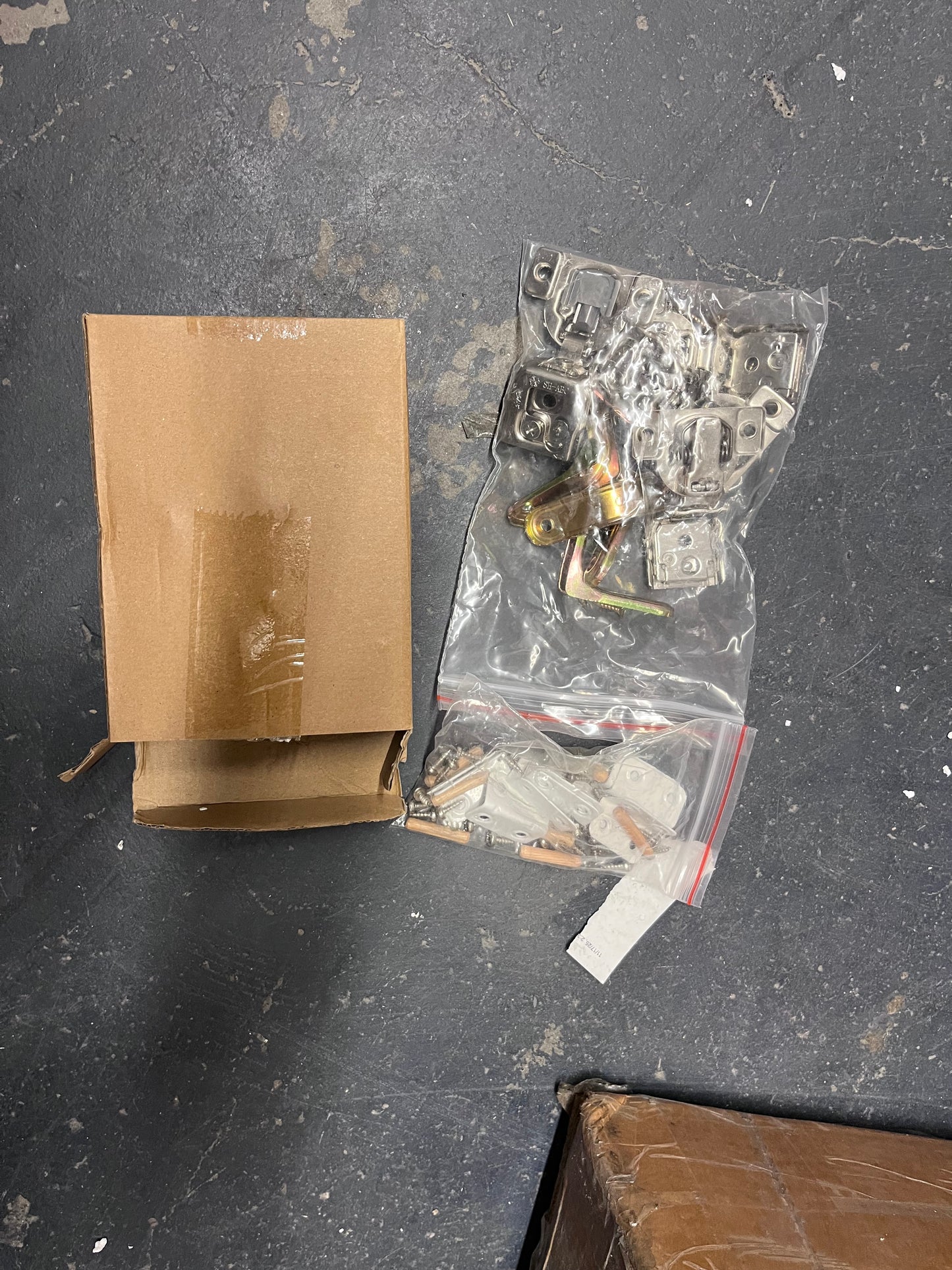 Vanity atelier 36'' Single Bathroom Vanity Base Cabinet in White Shaker