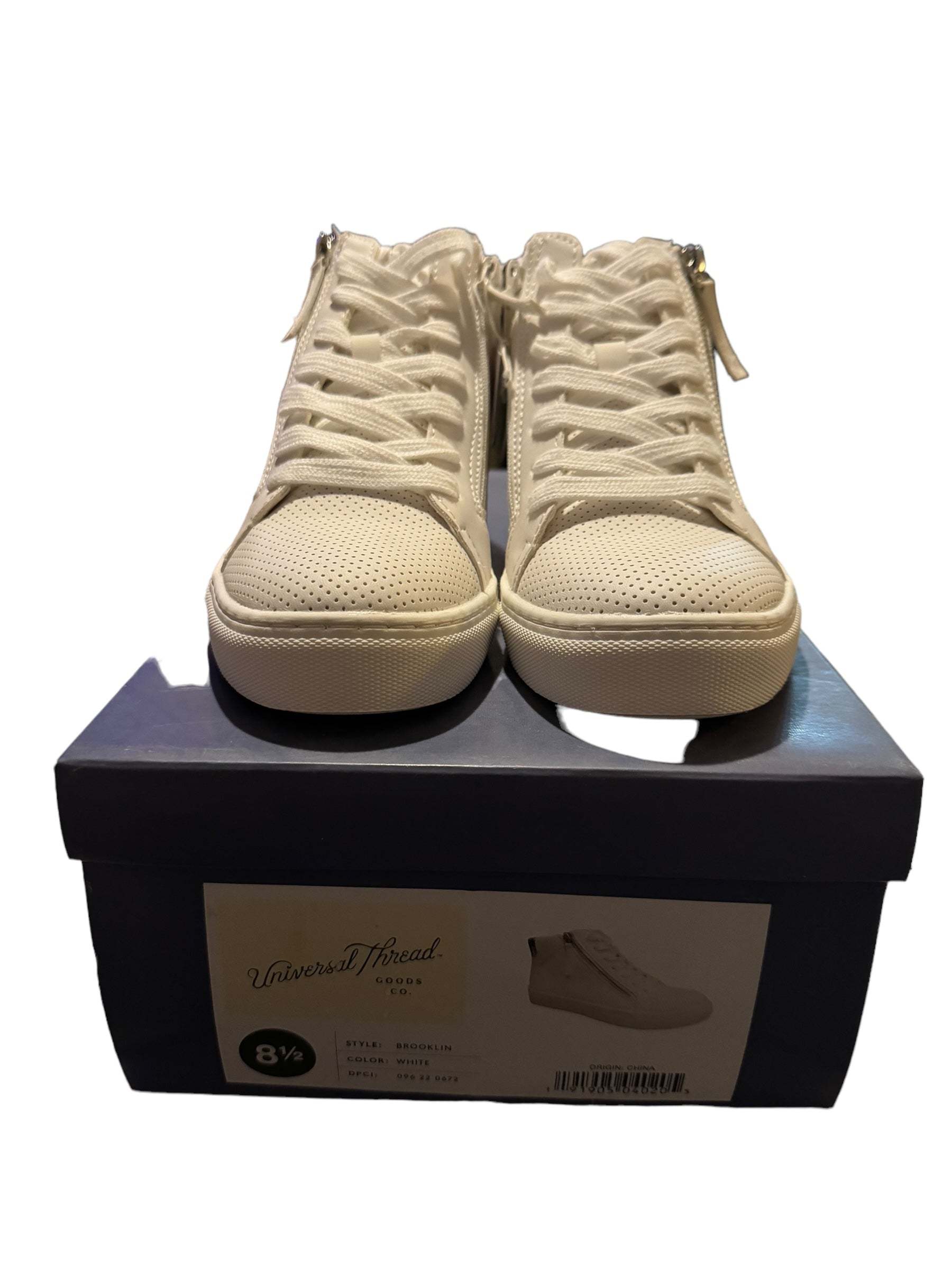 Universal Thread Brooklyn Lace Up Sneakers NEW Size 8.5 White - Selzalot