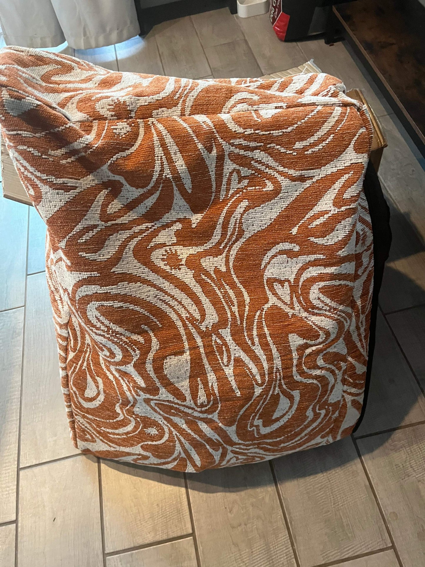 The Licker Store Maya Modern Pet Bed with Washable Cover