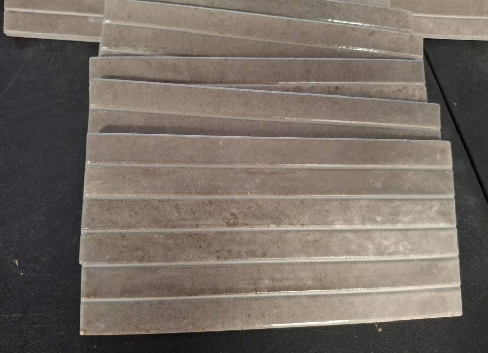 Open Box MSI Princess Grigio 5 in. x 10 in. Polished Porcelain Fluted Subway Wall Tile (8.71 sq. ft. /Case)