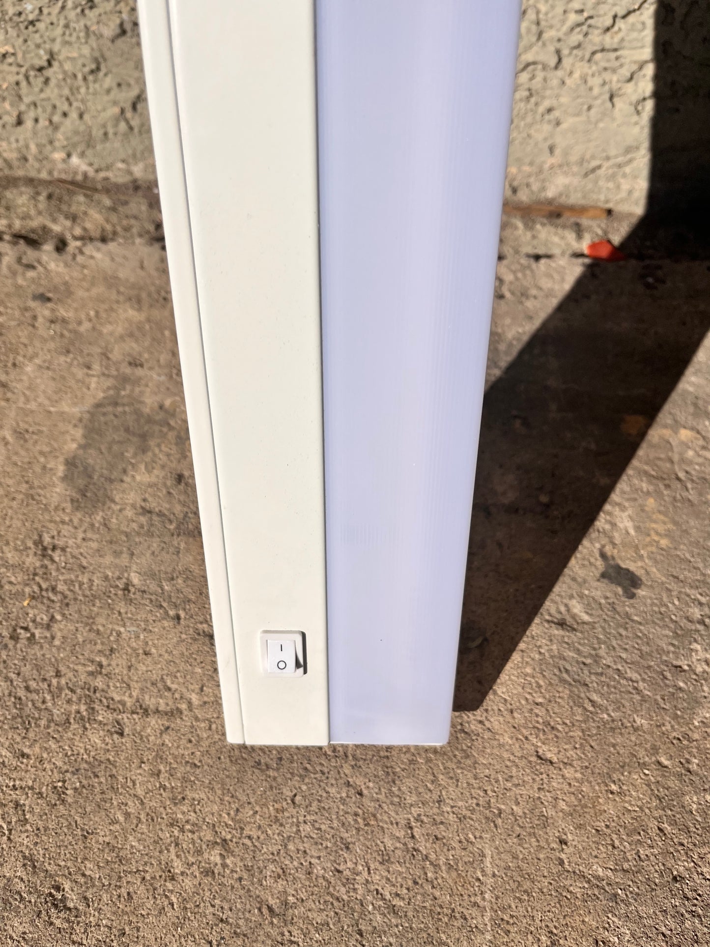 Open Box New Kichler 10044WH DIRECT-WIRE FLUORESCENT 28W