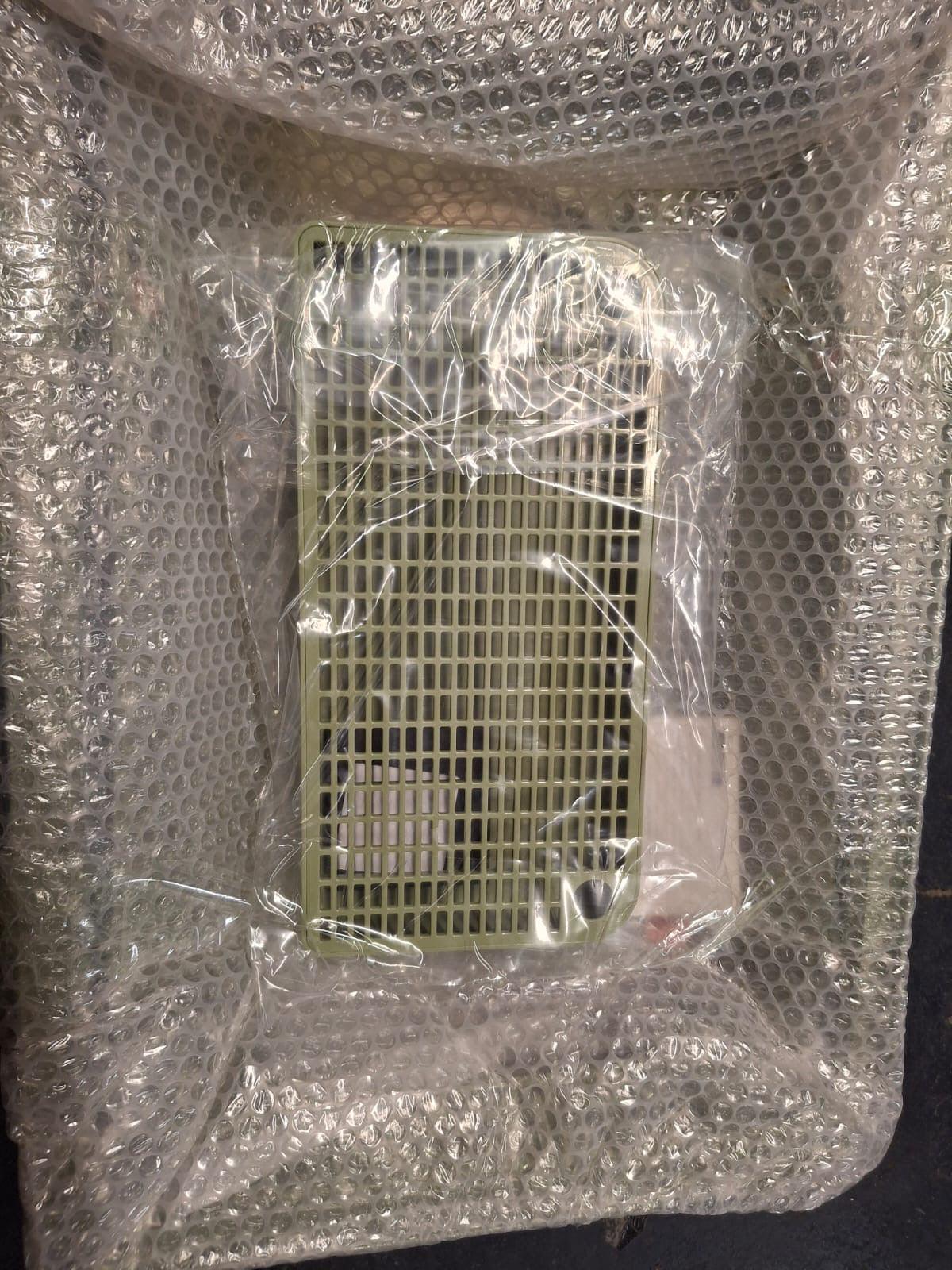 Open Box EOSARCU Stainless Steel Cat Litter Box with Lid, XL Large Enclosed High Sided Litter Box with Removable Lid, Carbon Filters -Odor Free, Easy