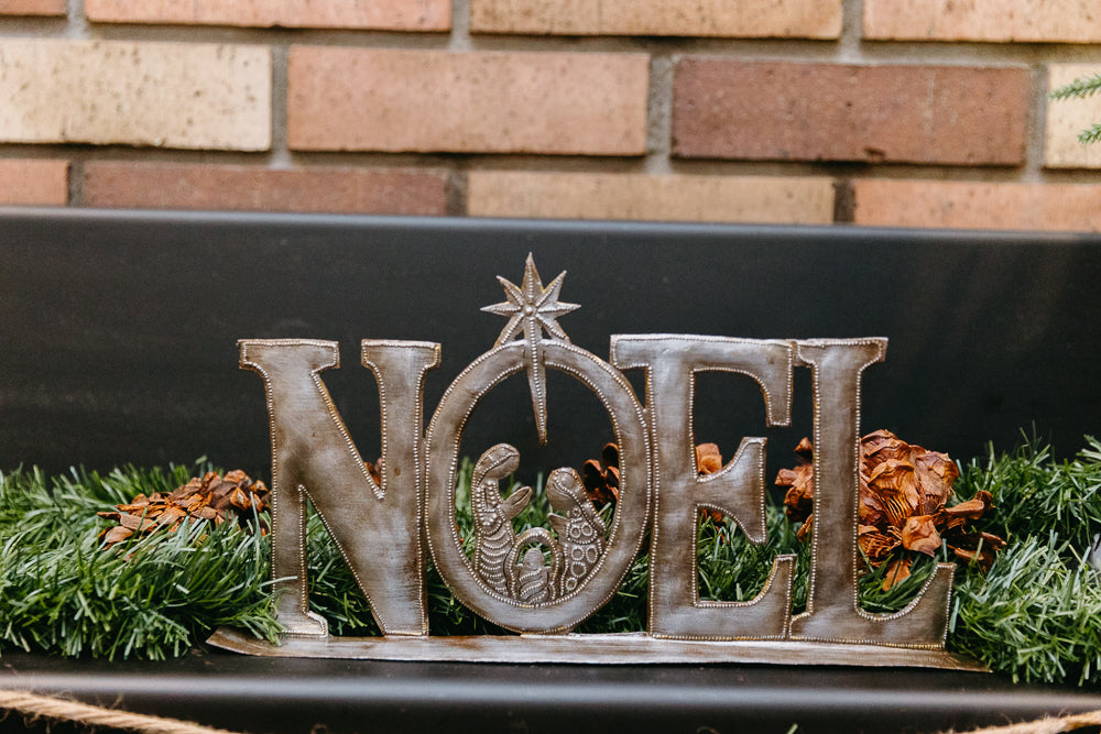 NOEL Standing Art