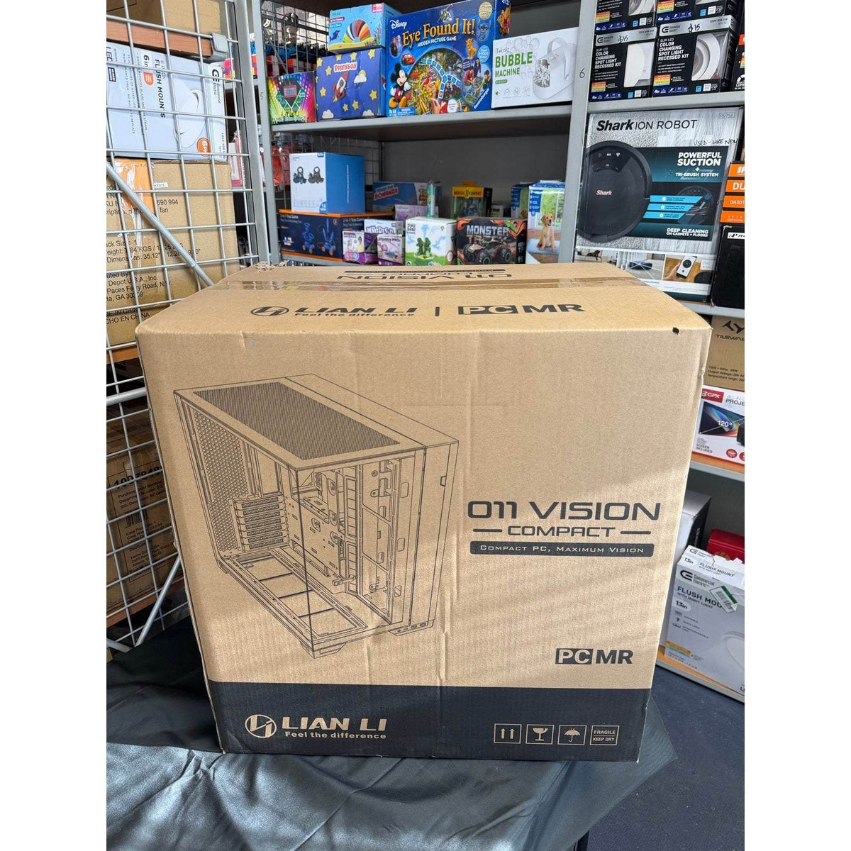 Lian Li O11 Vision Compact ATX PC Case, Back-Connect, White (O11VPW)
Compact dual-chamber