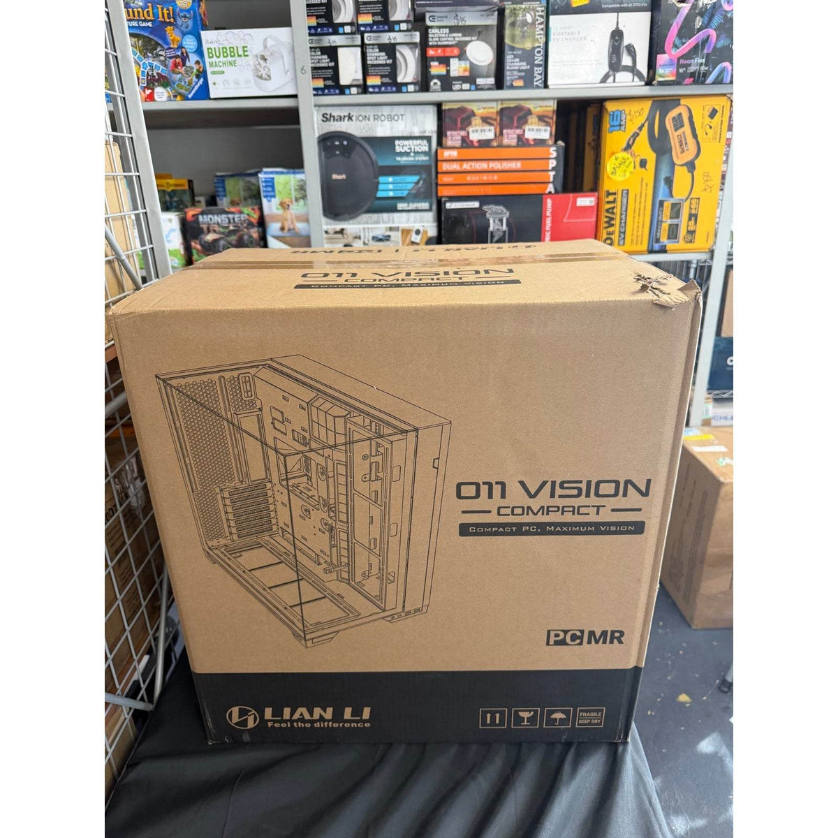 Lian Li O11 Vision Compact ATX PC Case, Back-Connect, White (O11VPW)
Compact dual-chamber