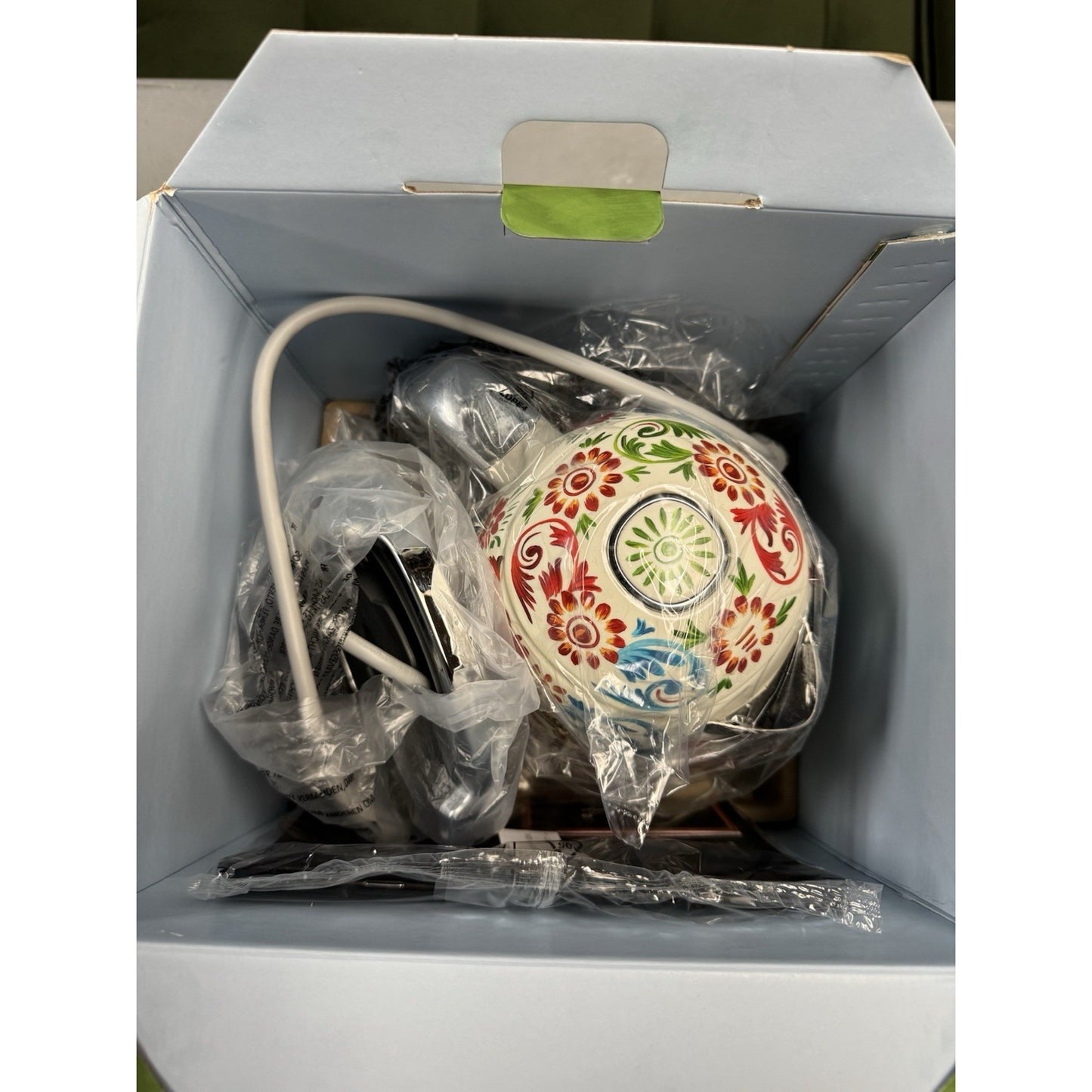 SMEG Dolce & Gabbana Sicily Is My Love Electric Kettle KLF03DGUS 1.7L USED!!