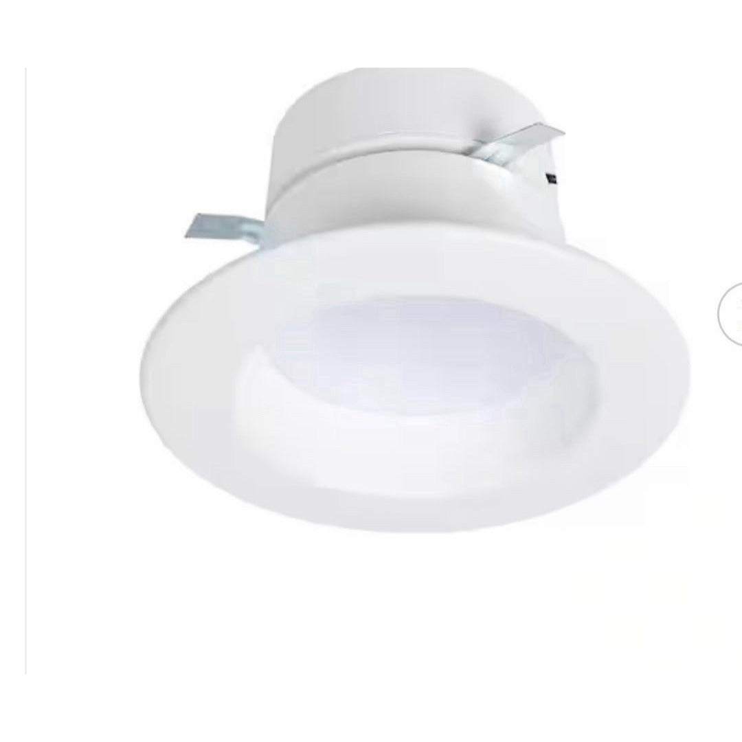 Halo RL 4 In. Canless Recessed LED Downlight with adjustable color temperature and brightness