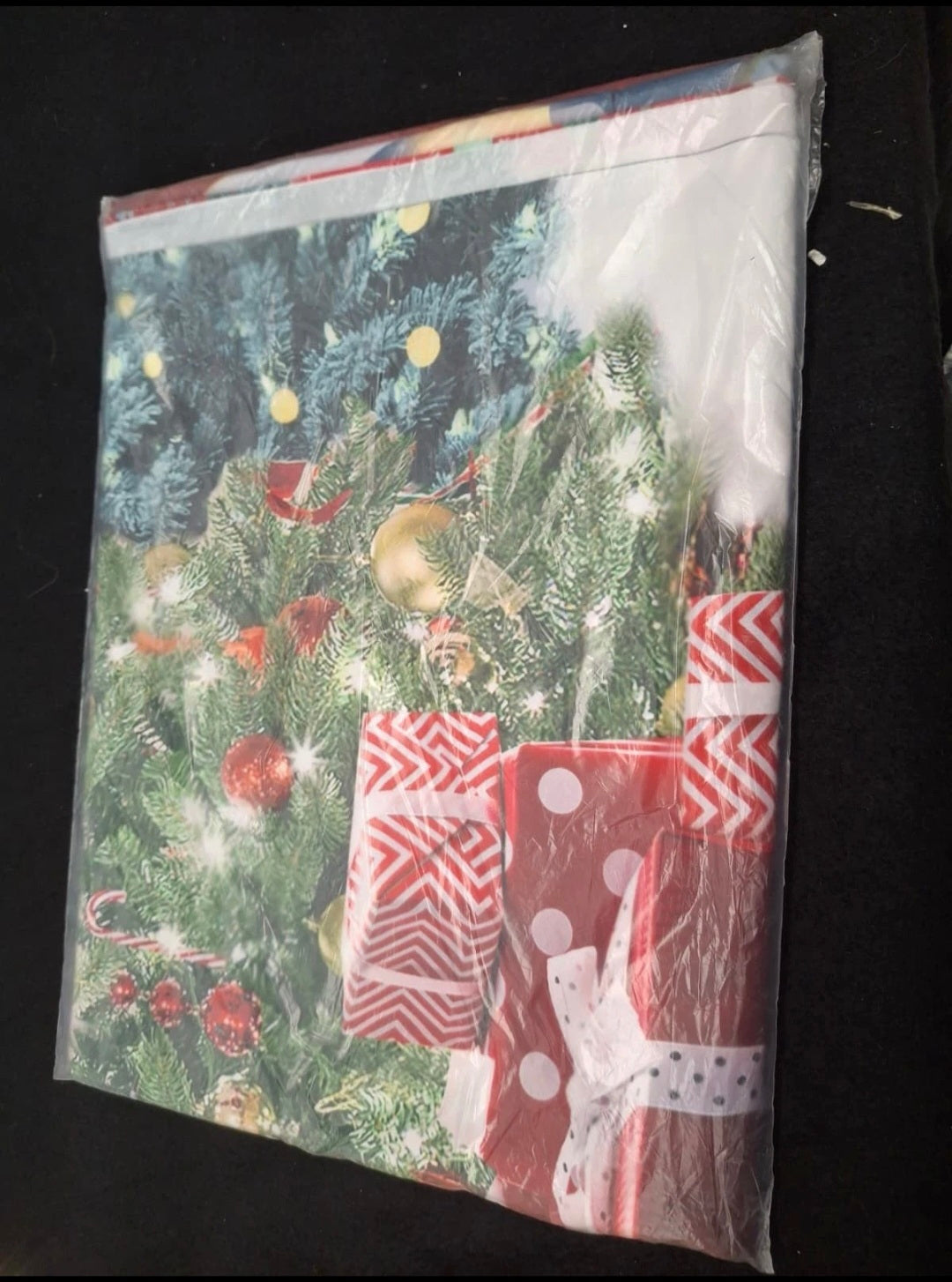 Avezano Christmas Photography Backdrop Winter Red Barn Photo Background for Kids Family Holiday Christmas Home Party Decoration Photoshoot Booth Props(8x6ft)